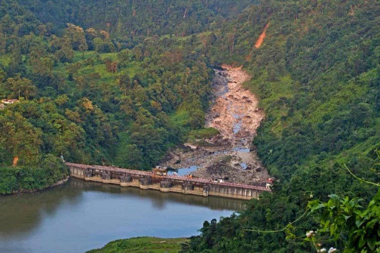 अरुणाचल प्रदेश में जल विद्युत परियोजनाओं पर ज़ोर क्यों दिया जा रहा है?